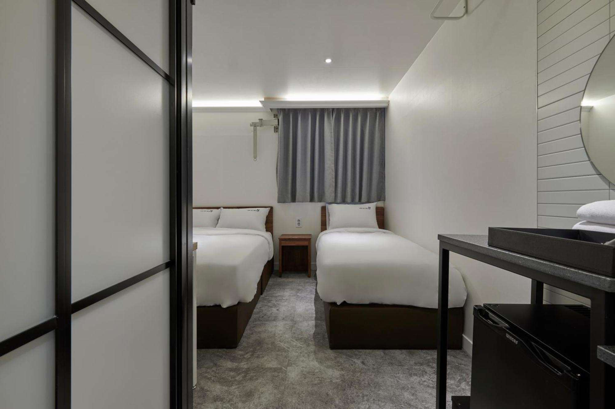 Eight Rest Hostel Myeongdong Szöul Kültér fotó