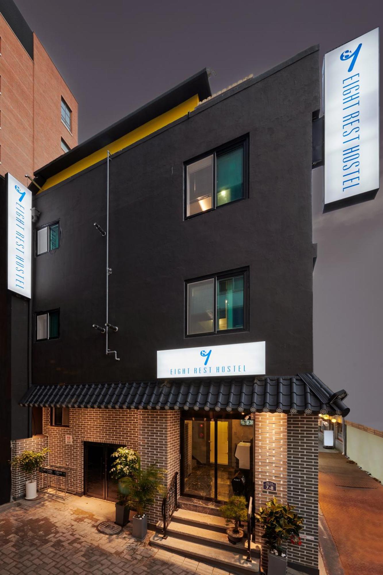 Eight Rest Hostel Myeongdong Szöul Kültér fotó