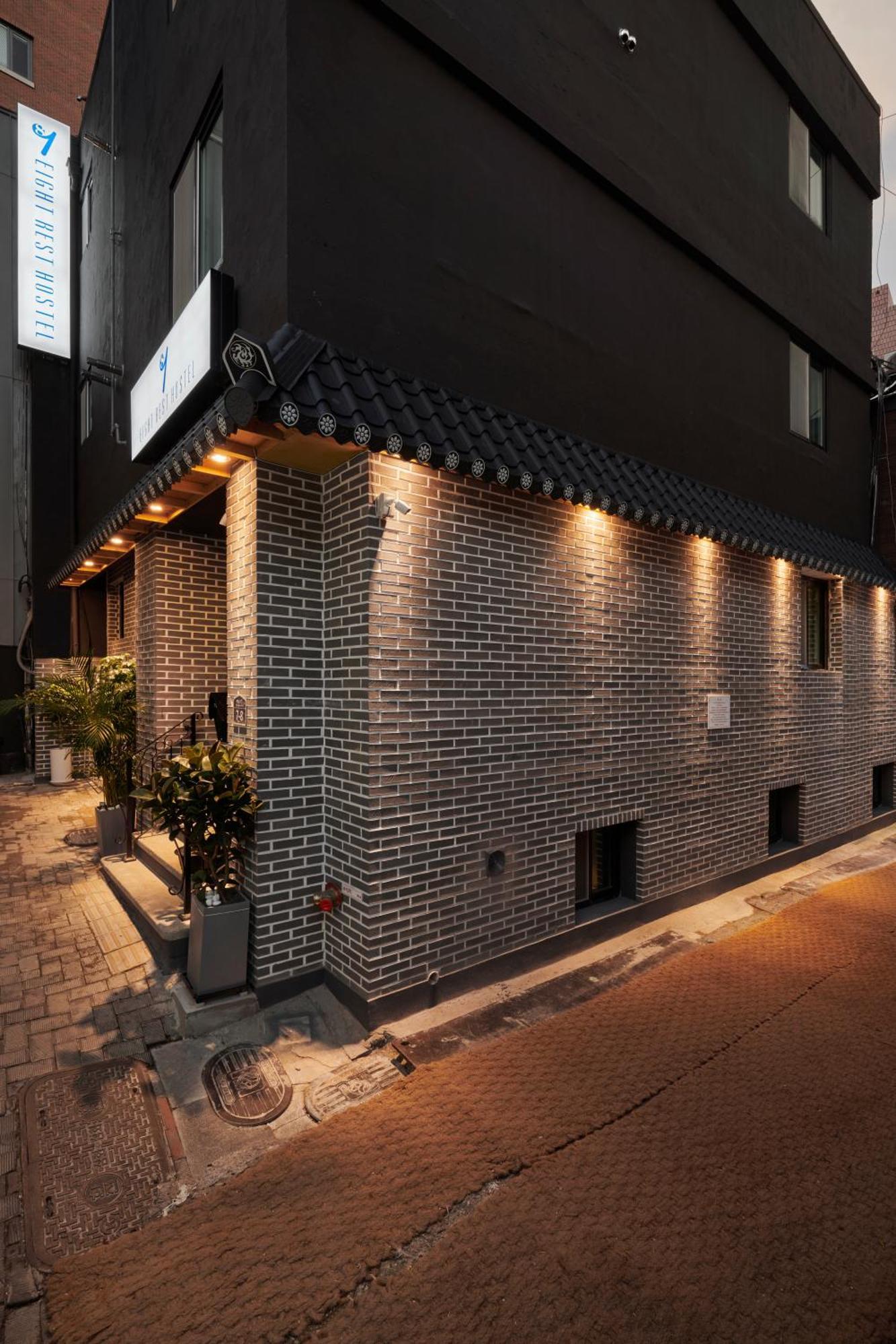 Eight Rest Hostel Myeongdong Szöul Kültér fotó